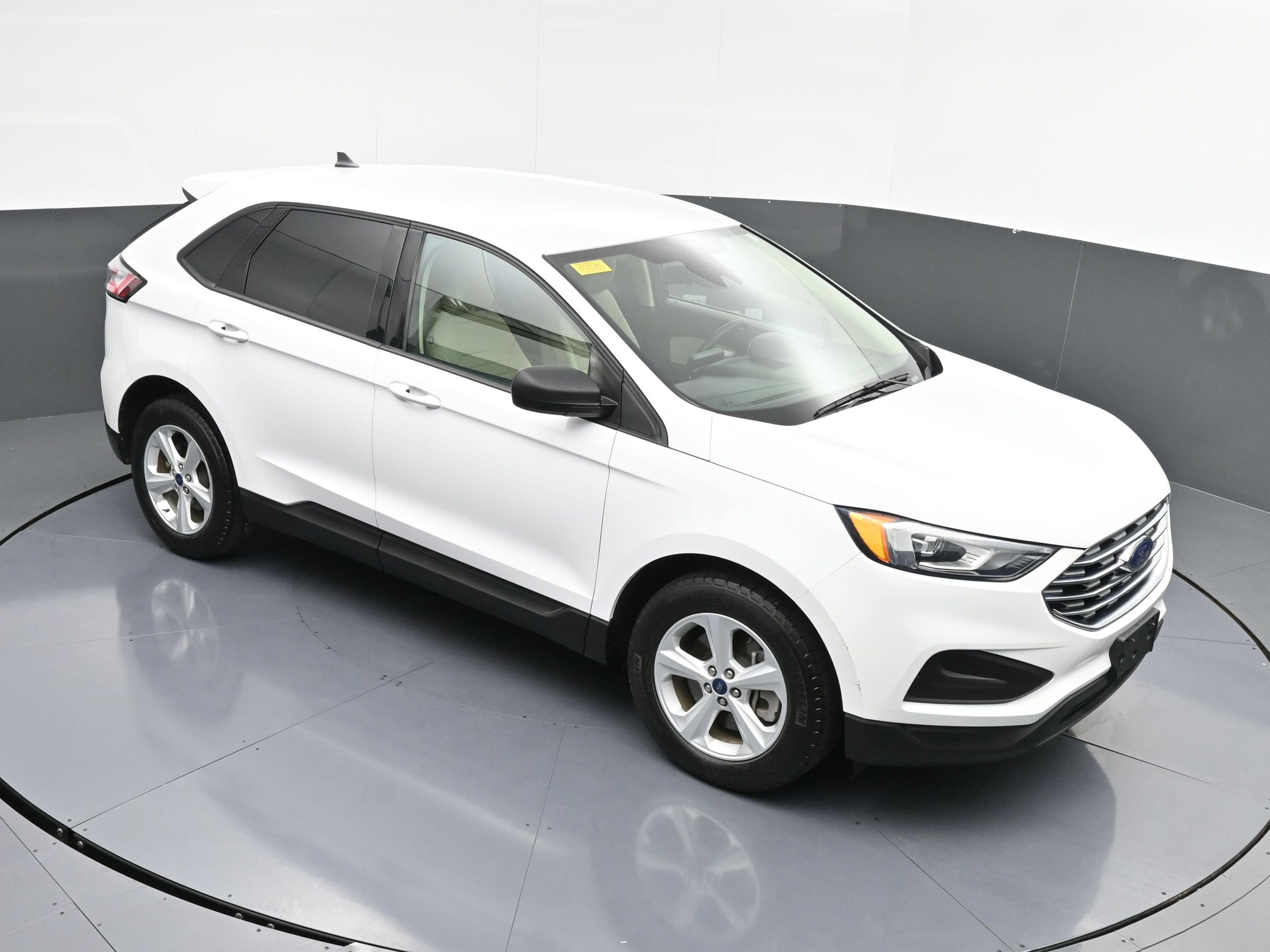 Used 2021 Ford Edge SE image 30