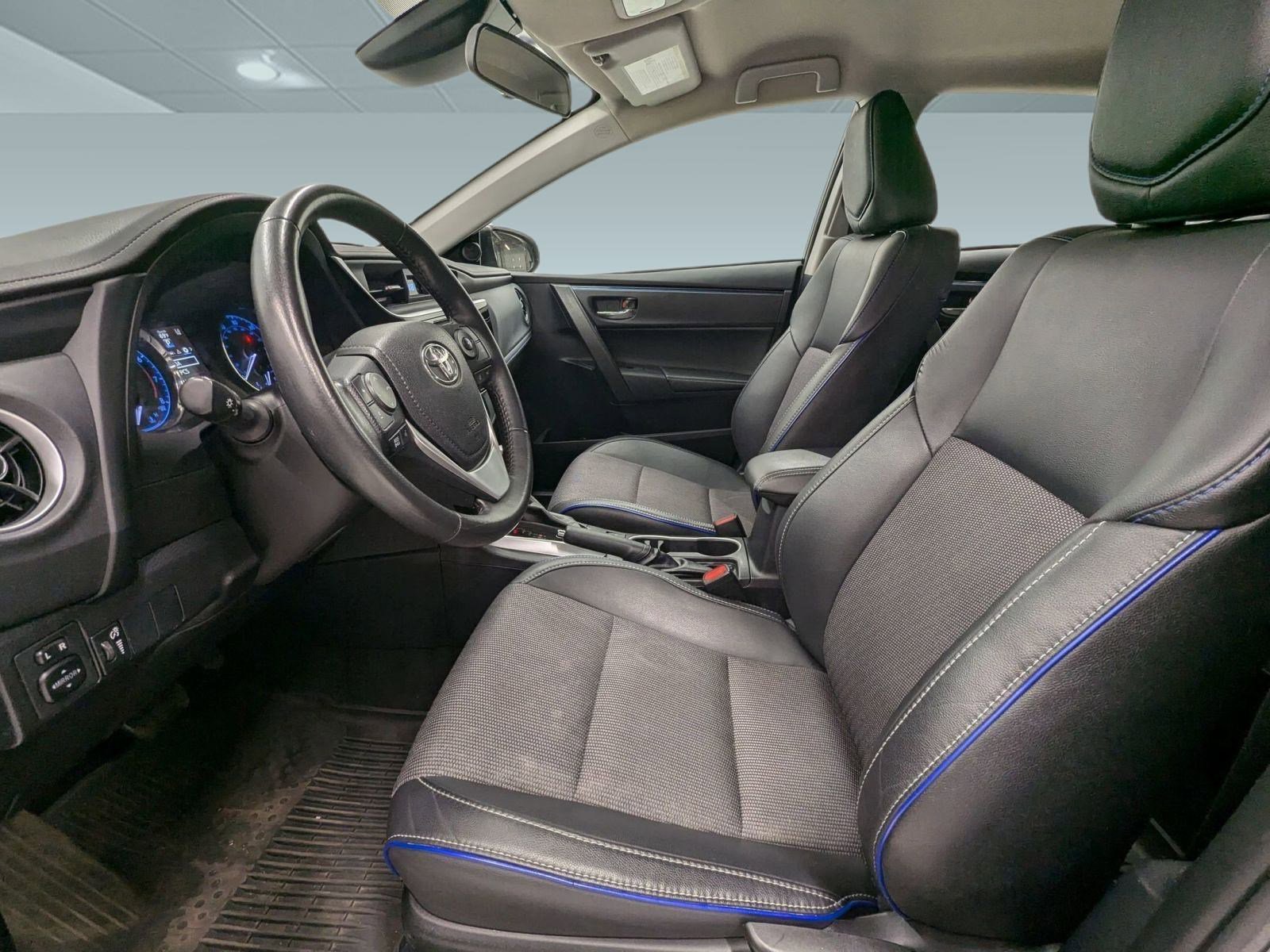 Used 2017 Toyota Corolla SE w/ Carpet Mat Package (TMS) image 4