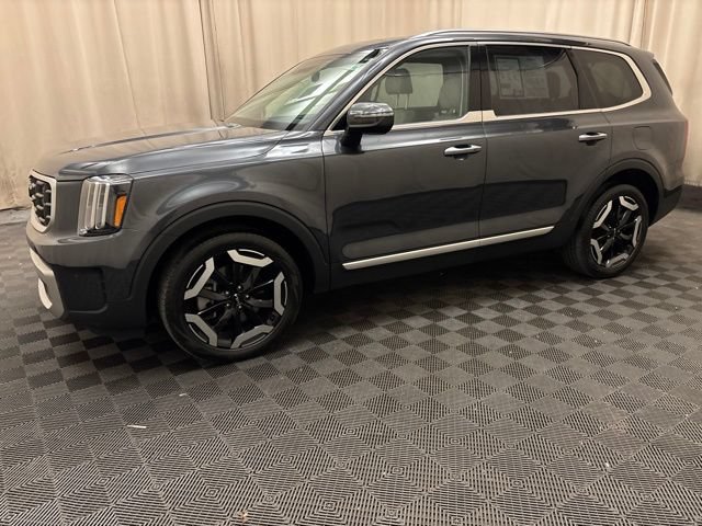 Certified 2023 Kia Telluride S w/ S Sunroof Package AWD/4WD image 8