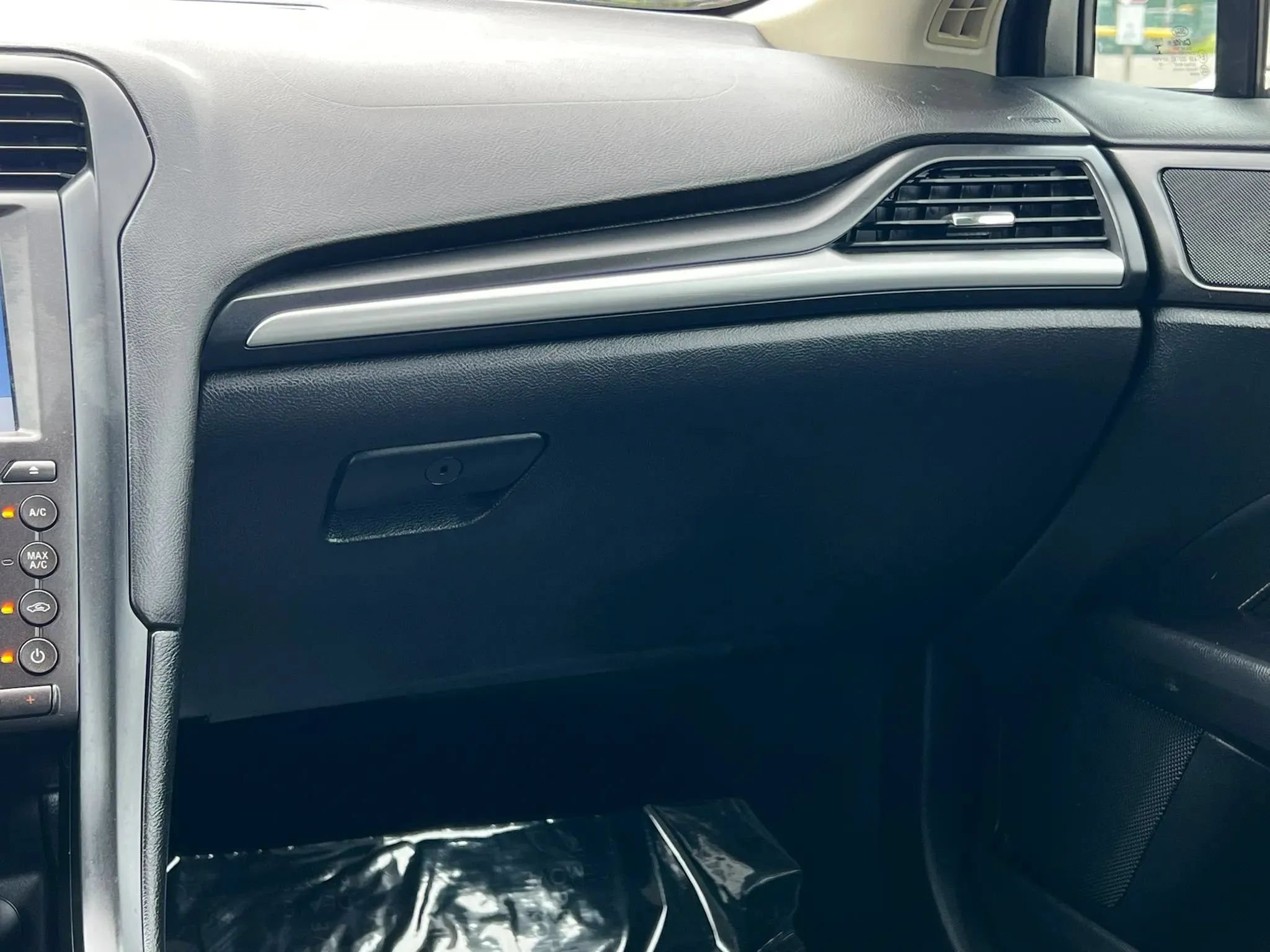 Used 2017 Ford Fusion Titanium AWD/4WD image 28