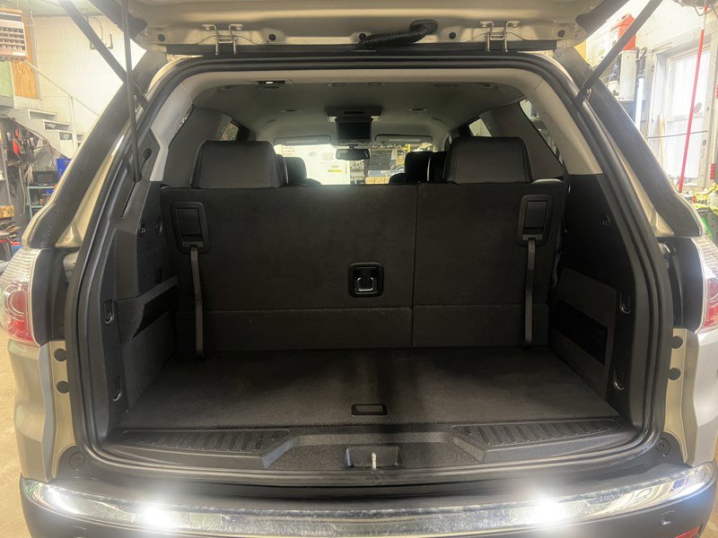 Used 2010 GMC Acadia SLT image 11