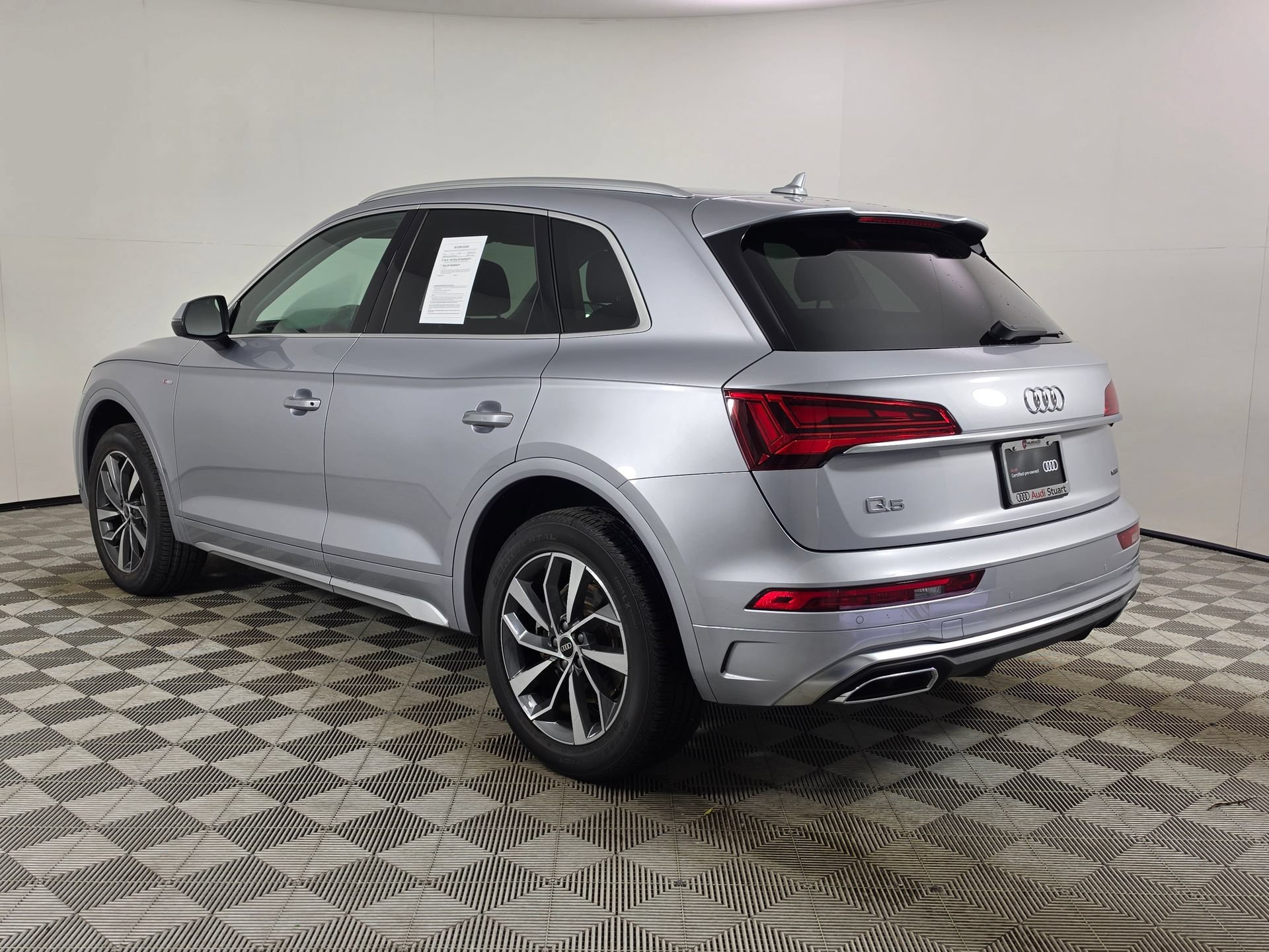 Certified 2023 Audi Q5 2.0T Premium w/ Convenience Package AWD/4WD image 5
