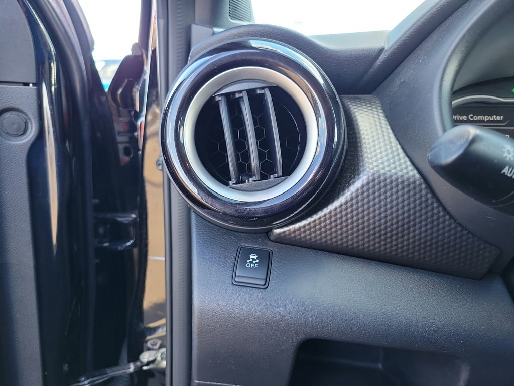 Used 2019 Nissan Kicks SV image 21