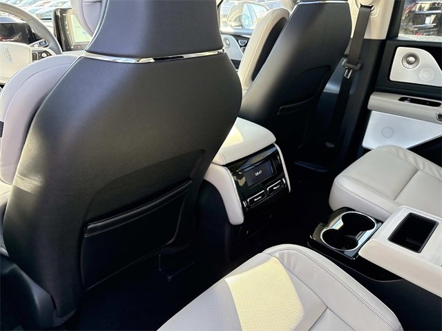 New 2026 Lincoln Aviator Reserve image 17