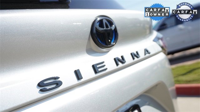 Used 2025 Toyota Sienna XSE w/ XSE Premium Package image 11