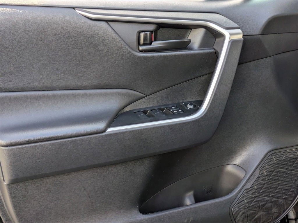 Used 2025 Toyota RAV4 LE image 11