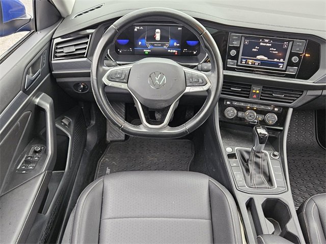 Used 2023 Volkswagen Jetta SE image 13