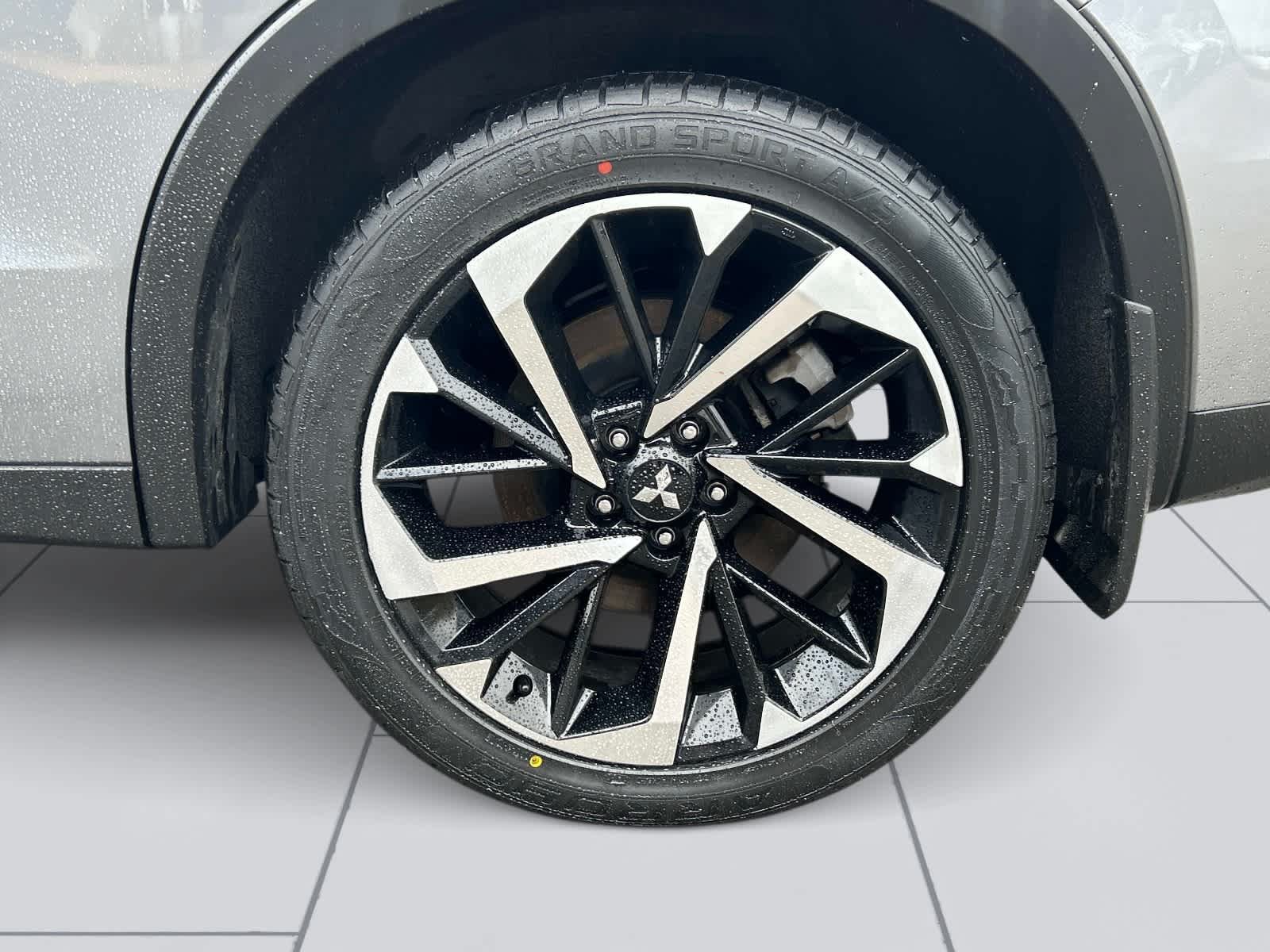 Used 2023 Mitsubishi Outlander SE AWD/4WD image 10
