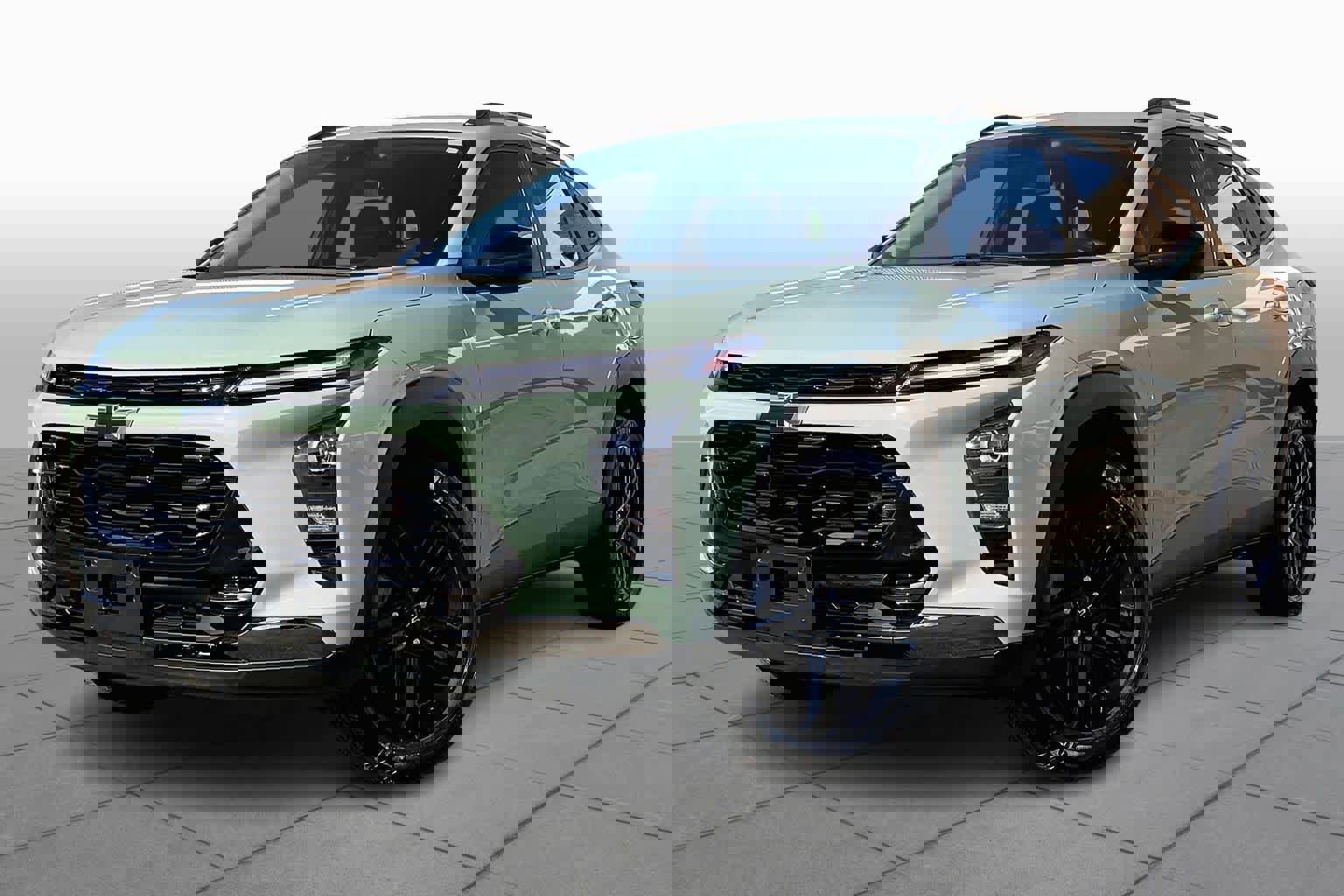 Used 2025 Chevrolet Trax ACTIV w/ Sunroof Package image 1