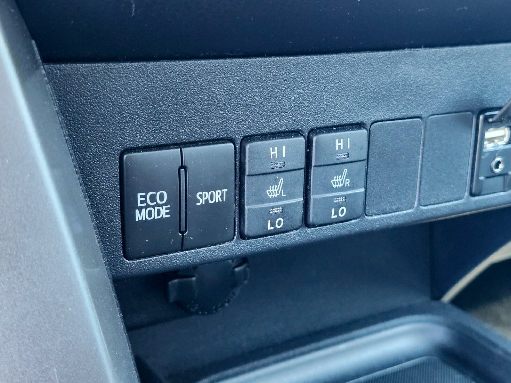 Used 2017 Toyota RAV4 Platinum w/ All Weather Liner Package AWD/4WD image 26