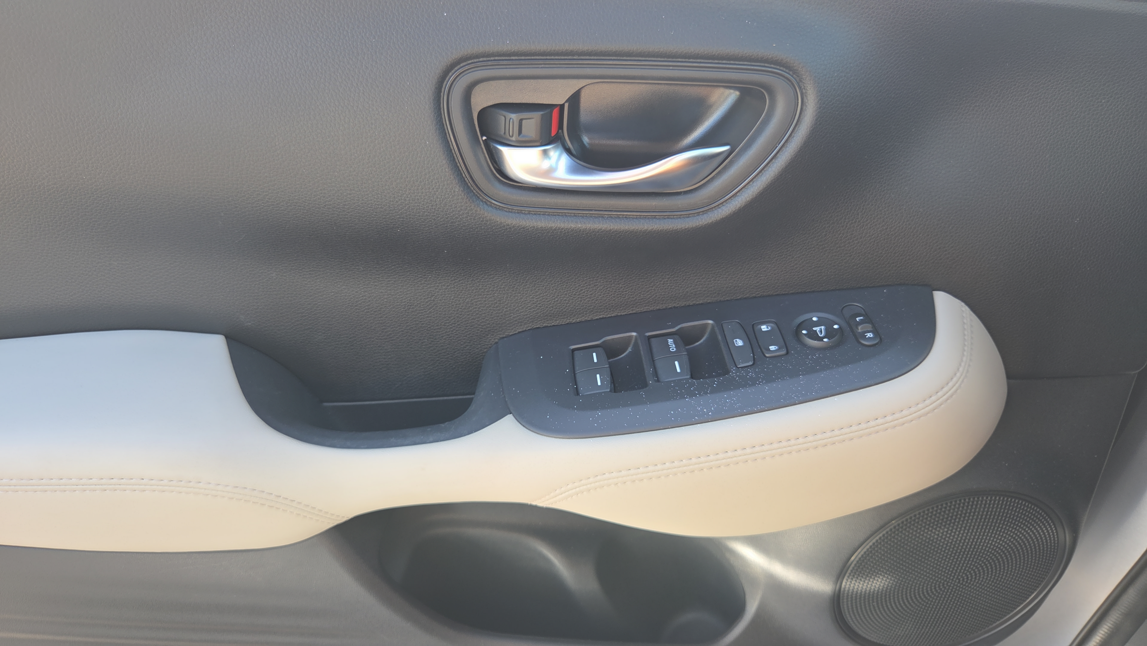 Certified 2023 Honda HR-V LX image 17