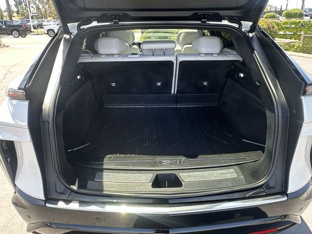 Certified 2024 Cadillac Lyriq Luxury AWD/4WD image 27