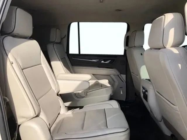 Used 2022 GMC Yukon XL Denali image 22