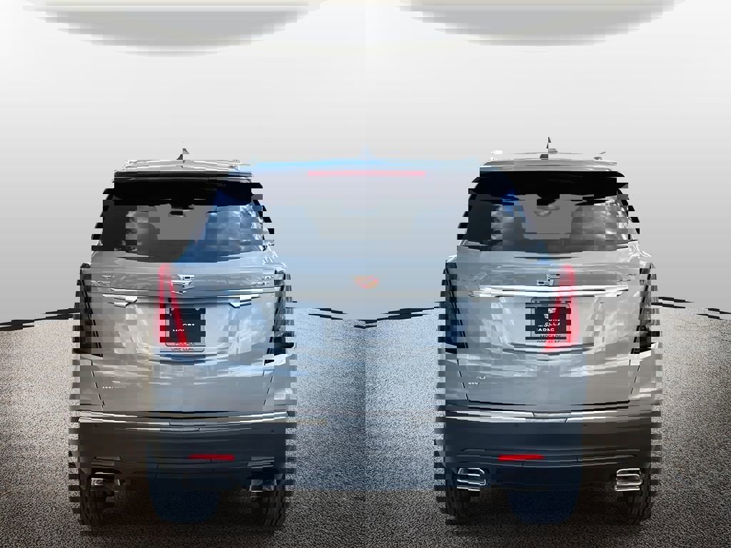 New 2025 Cadillac XT5 Luxury image 3