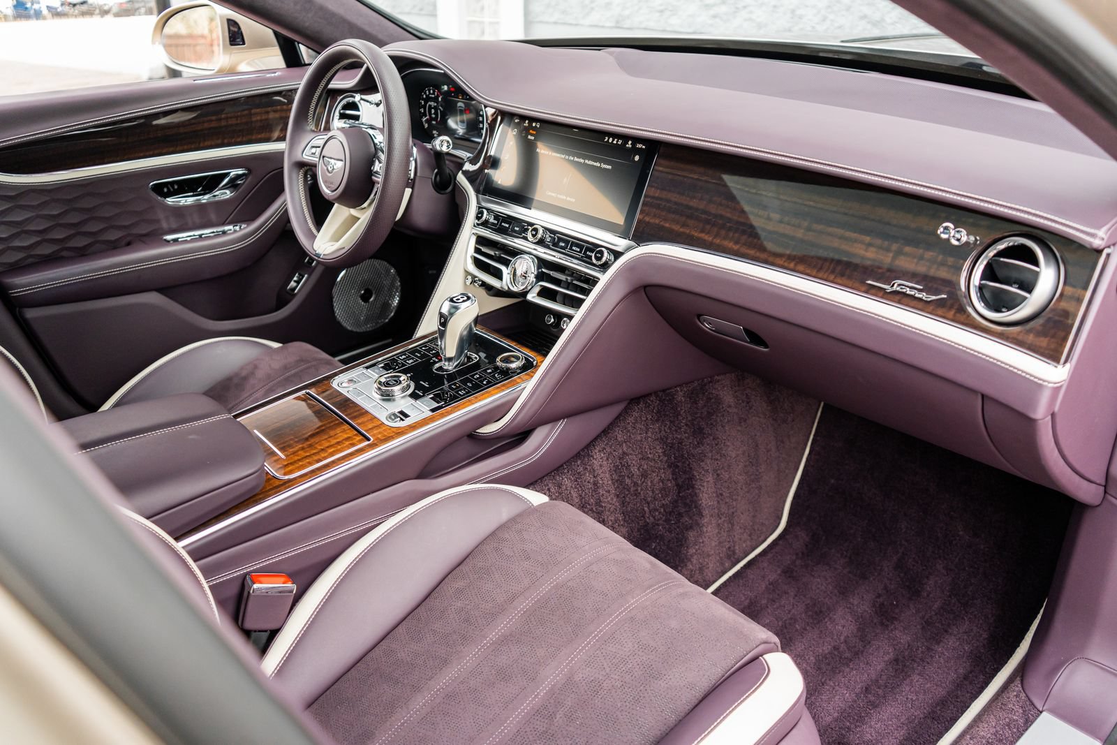 Certified 2025 Bentley Flying Spur Plug-In Hybrid AWD/4WD image 2