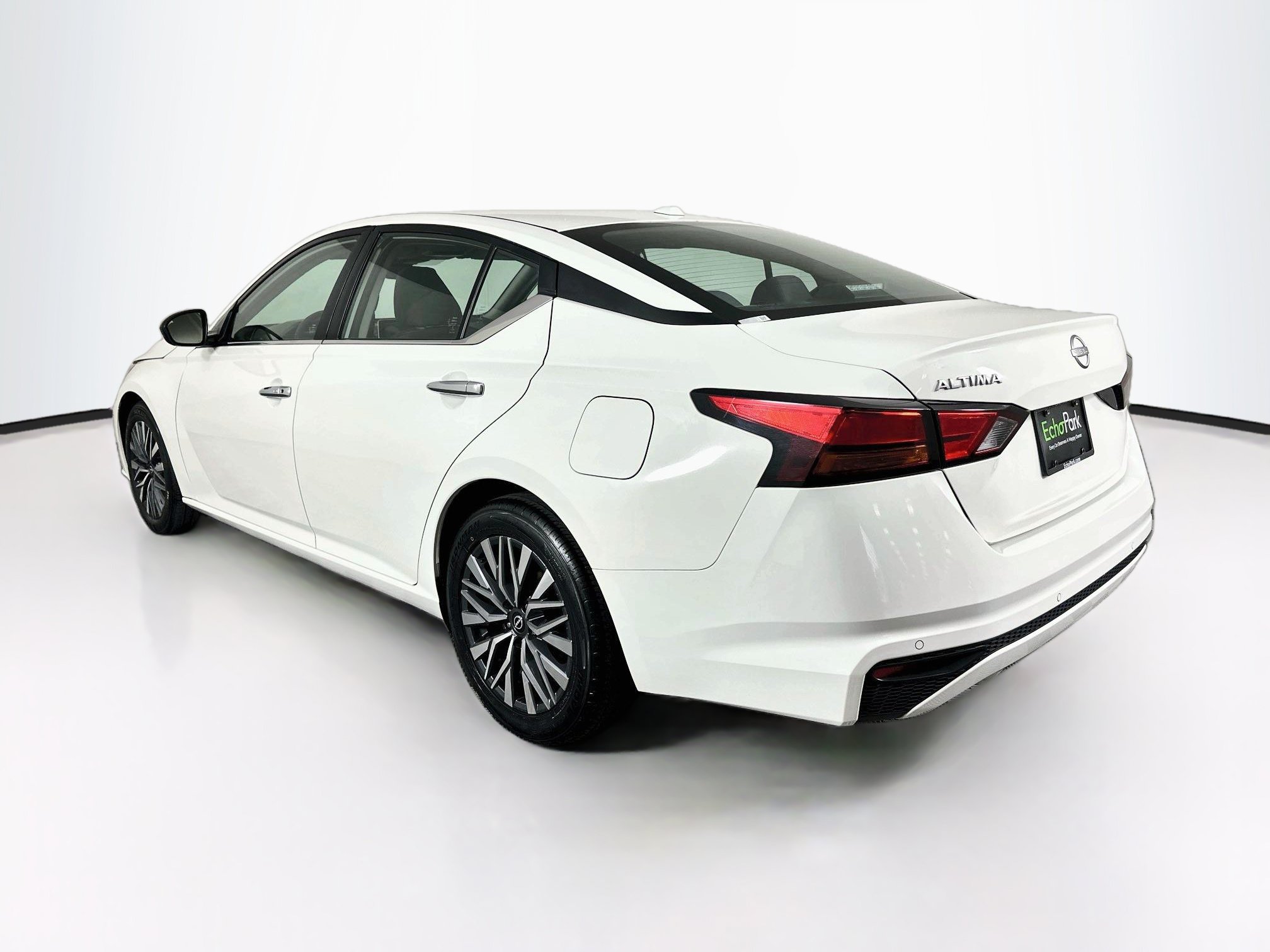 Used 2025 Nissan Altima 2.5 SV FWD image 5