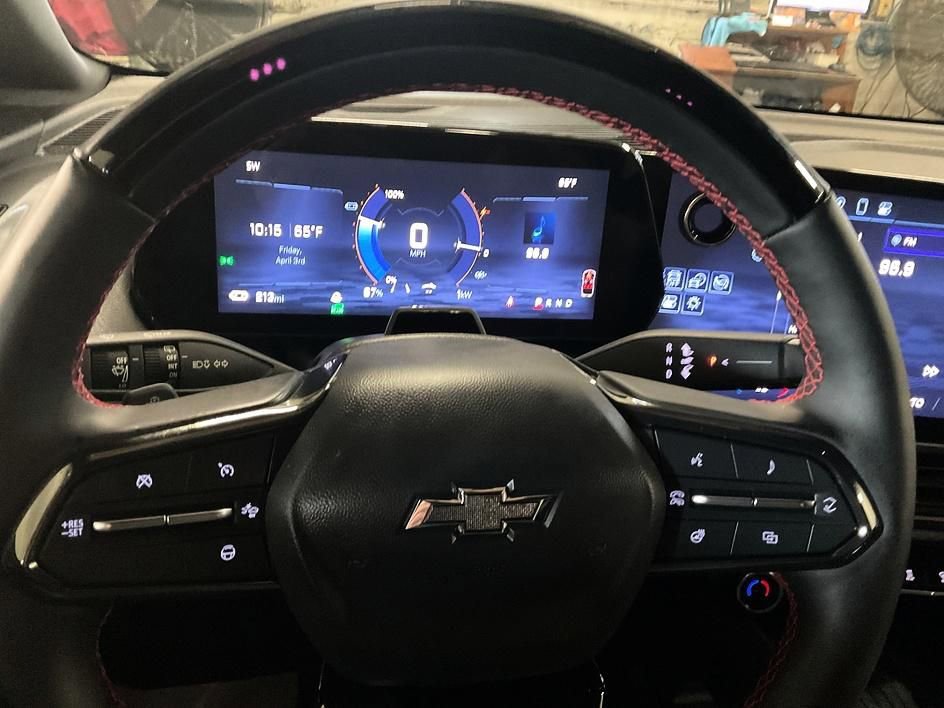 Used 2024 Chevrolet Equinox EV RS FWD image 24