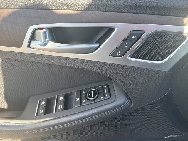 Used 2017 Genesis G80 3.8 w/ Option Group 03 image 10