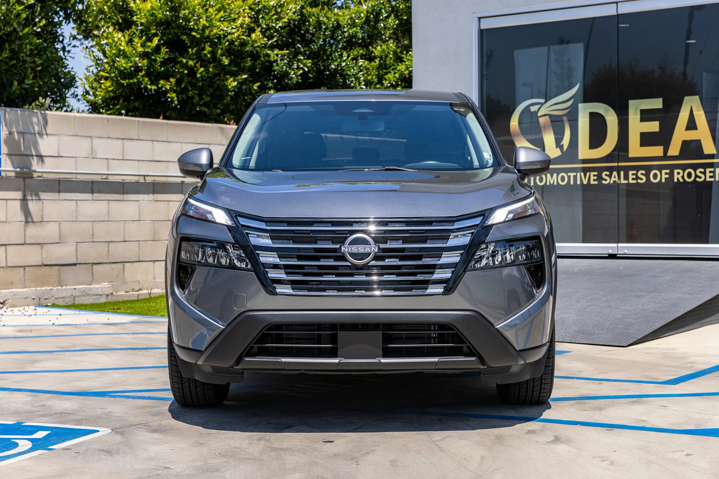 Used 2024 Nissan Rogue SV AWD/4WD image 5