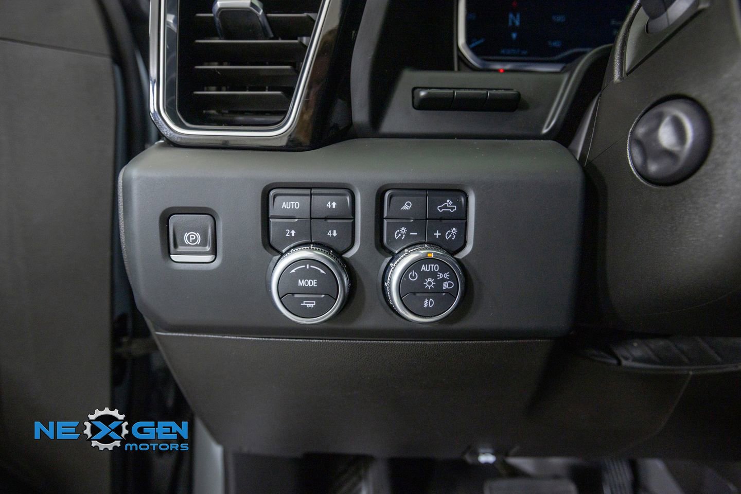 Used 2024 GMC Sierra 1500 Denali Ultimate AWD/4WD image 13