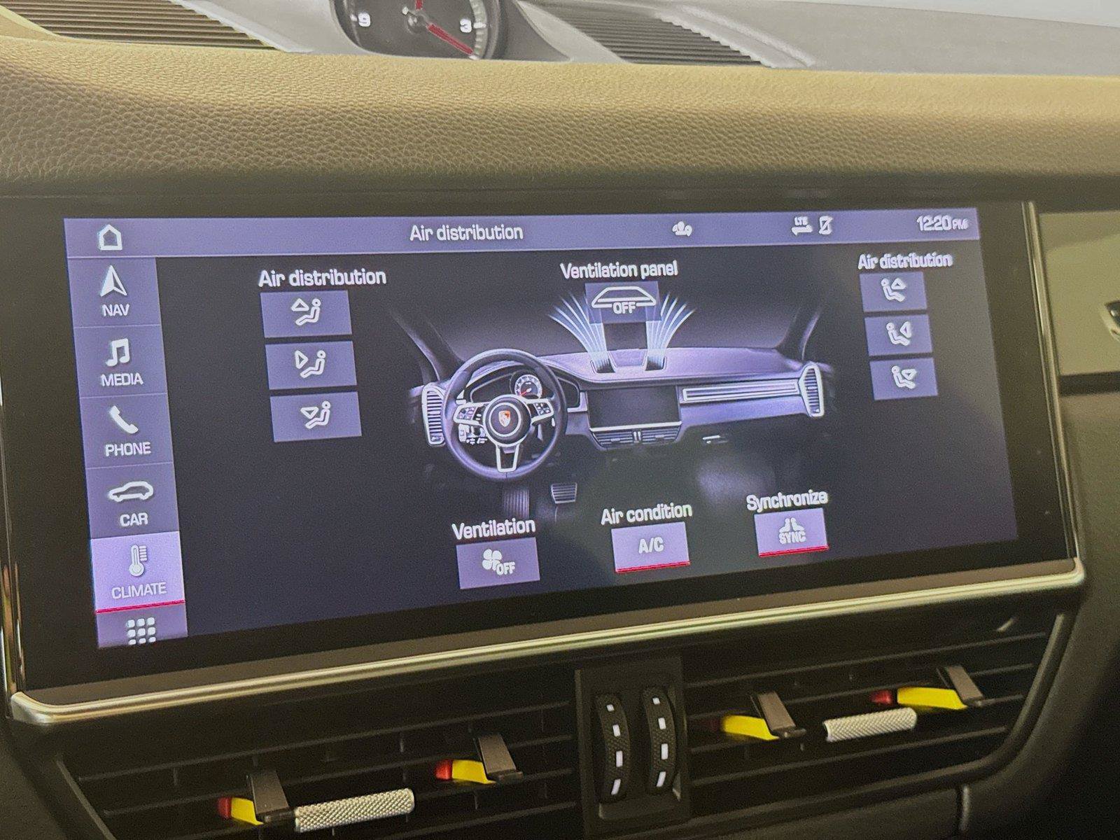 Used 2020 Porsche Cayenne AWD/4WD image 9