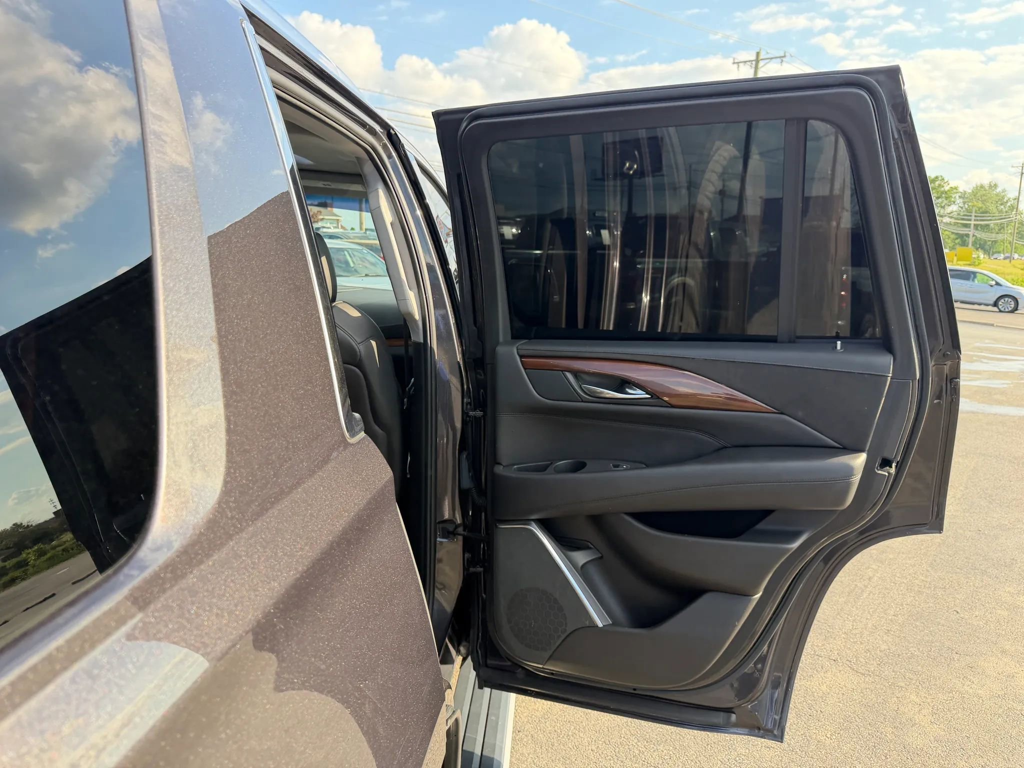 Used 2017 Cadillac Escalade Premium Luxury AWD/4WD image 43