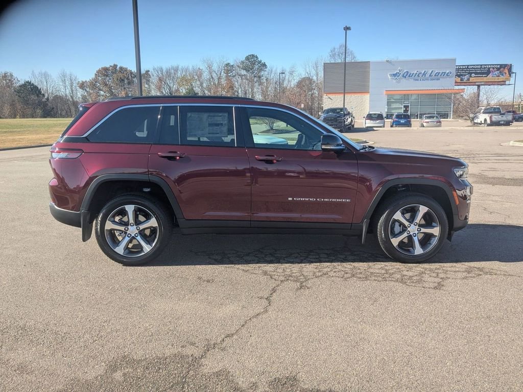 New 2025 Jeep Grand Cherokee Limited w/ Luxury Tech Group II image 6