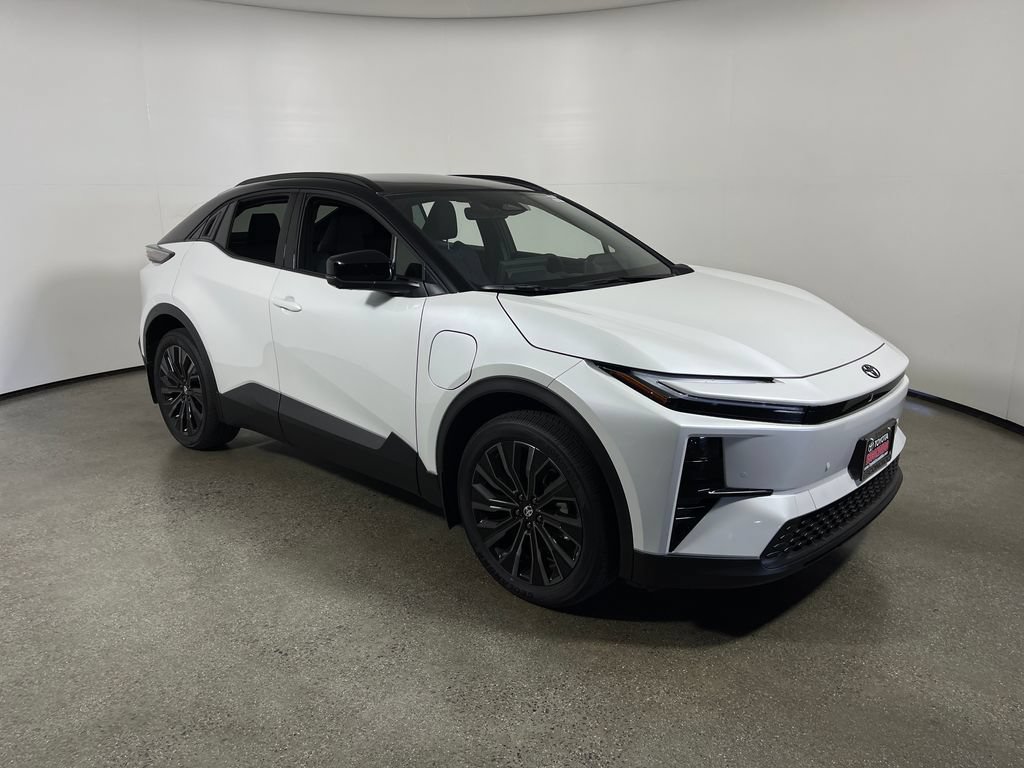 New 2026 Toyota C-HR AWD/4WD 360° Tour
