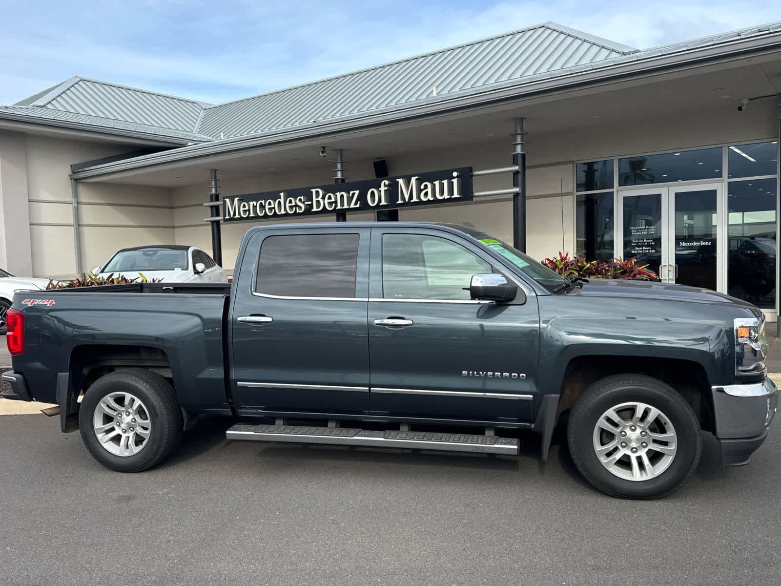 Used 2017 Chevrolet Silverado 1500 LTZ w/ LTZ Plus Package image 3