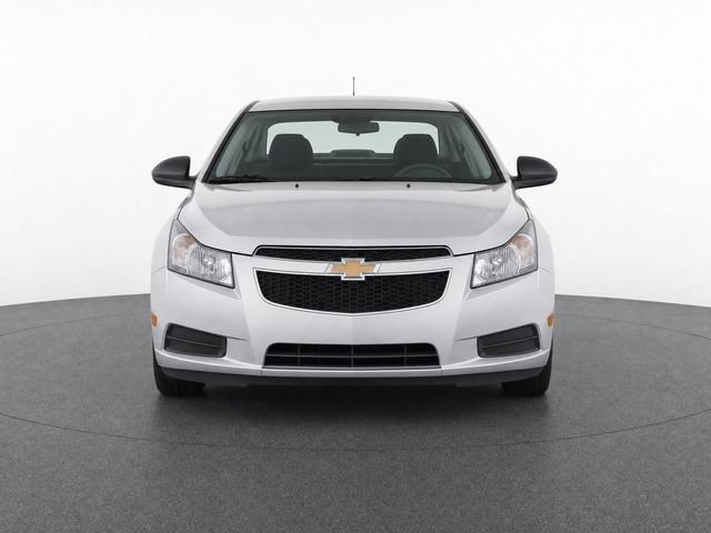 Used 2014 Chevrolet Cruze LS FWD image 2
