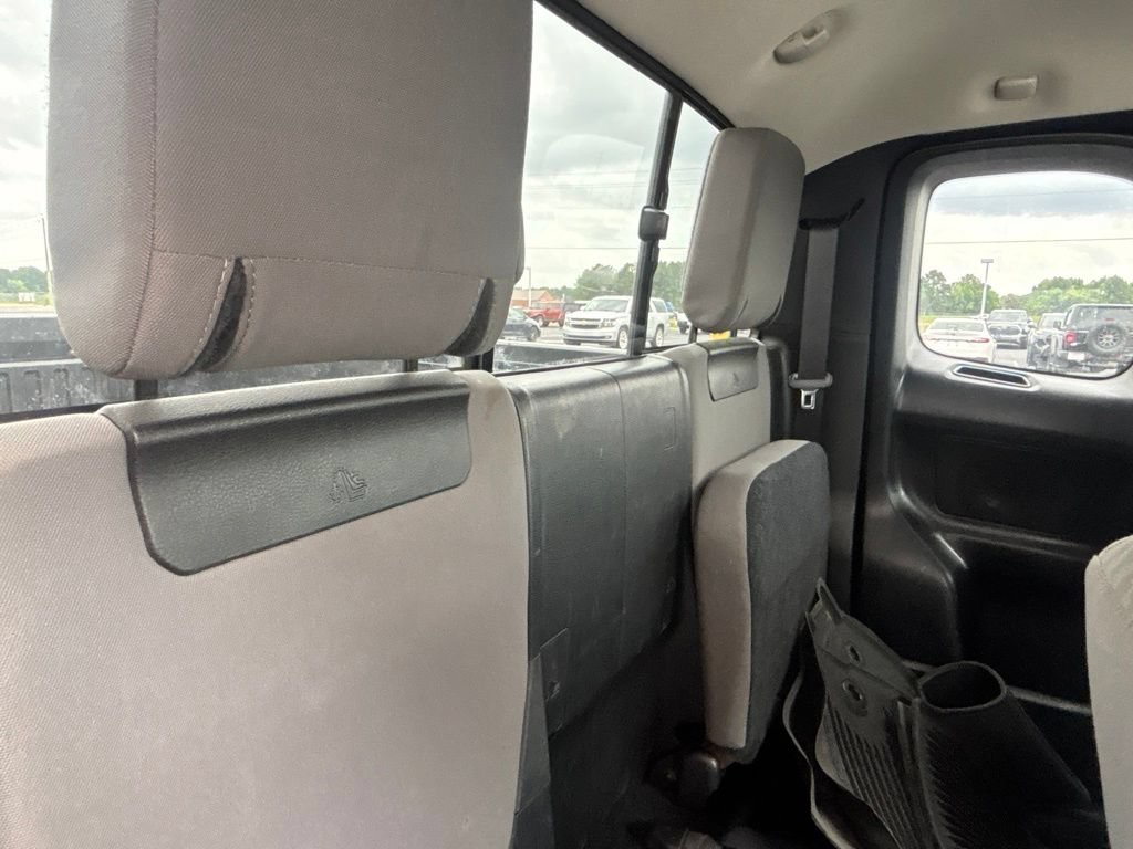 Used 2021 Toyota Tacoma SR5 w/ SR5 Appearance Package (SM) AWD/4WD image 27
