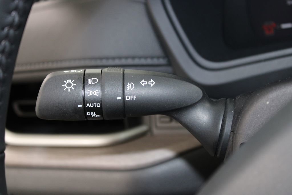 Used 2025 Toyota Grand Highlander Limited image 43