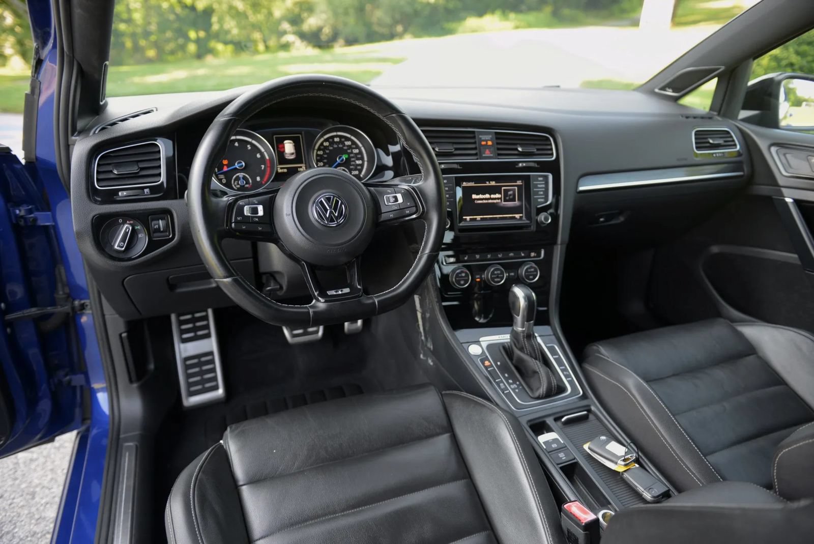 Used 2015 Volkswagen Golf R 4-Door AWD/4WD image 33