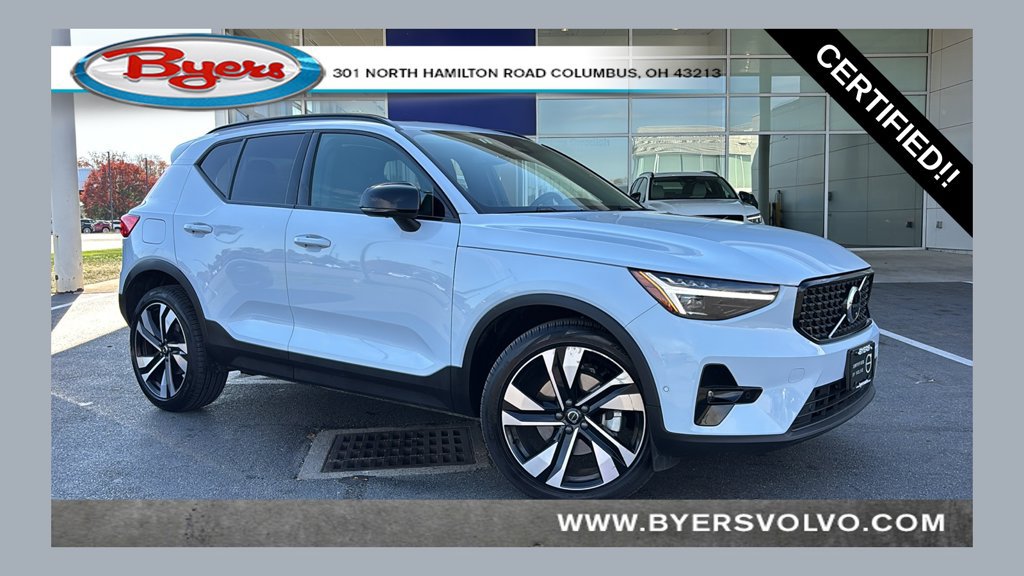 Certified 2026 Volvo XC40 B5 Plus AWD/4WD image 1