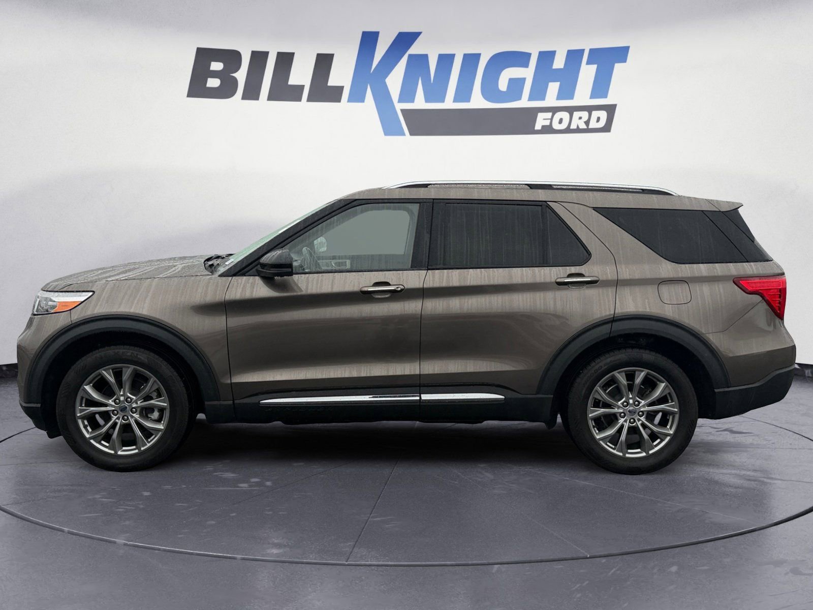 Used 2021 Ford Explorer Limited w/ Equipment Group 301A image 2