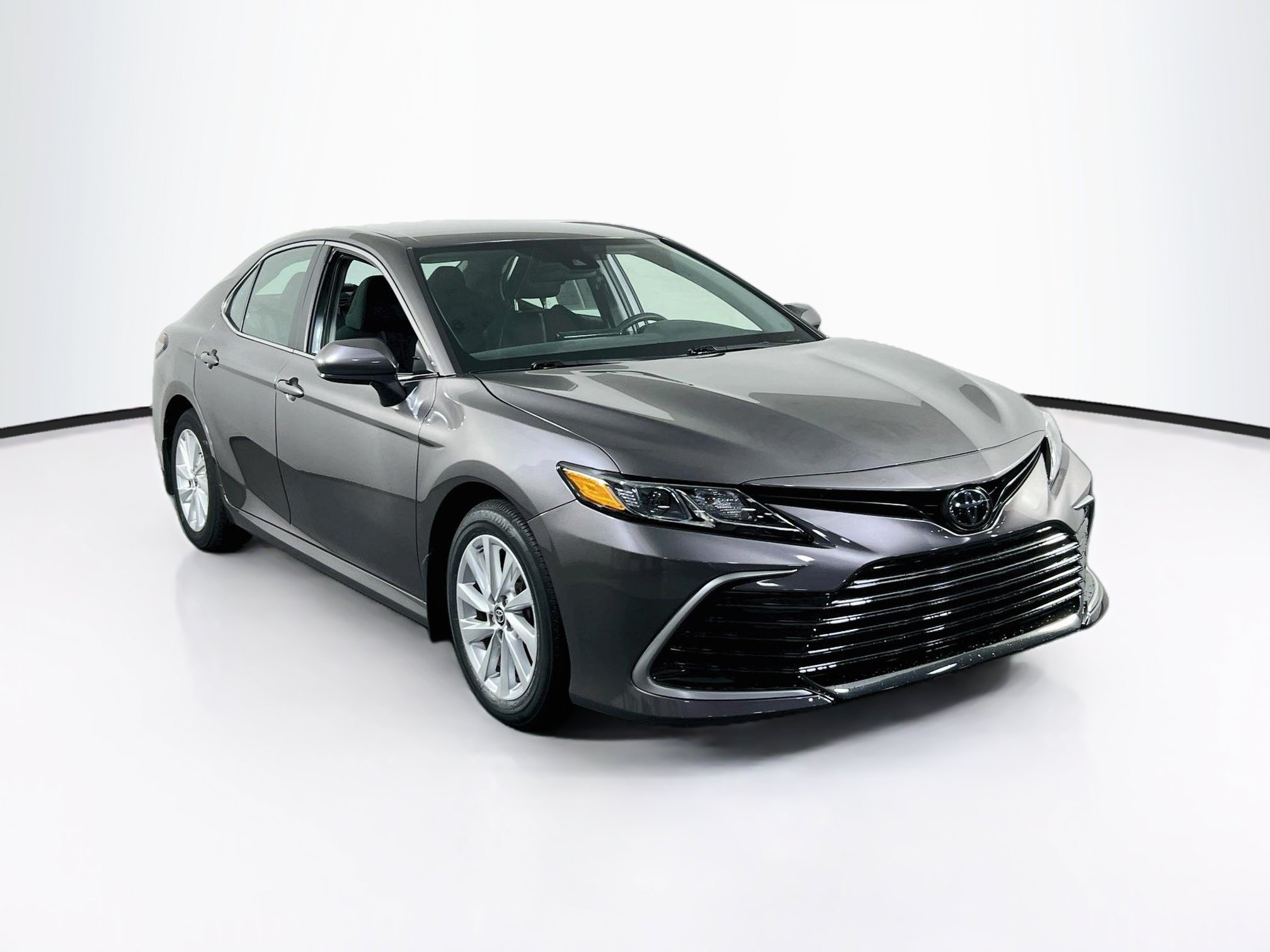 Used 2023 Toyota Camry LE FWD image 3