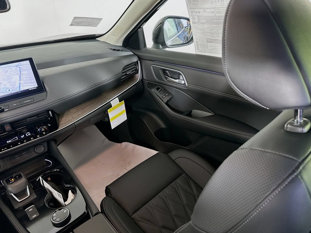 New 2026 Nissan Rogue Platinum AWD/4WD image 32