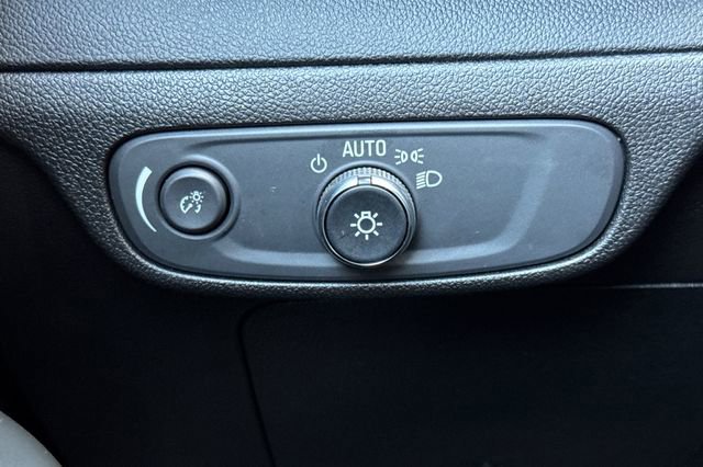 Used 2023 Chevrolet Bolt EUV Premier image 43