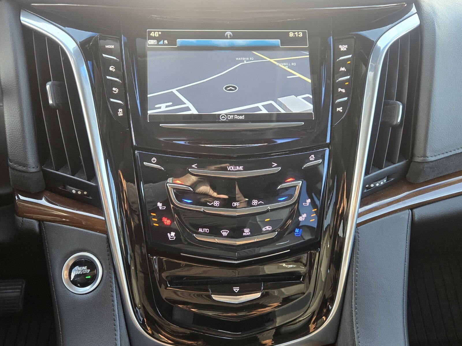 Used 2020 Cadillac Escalade Luxury image 18