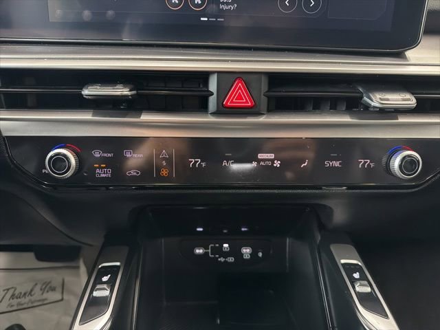 Used 2024 Kia Sorento S FWD image 23