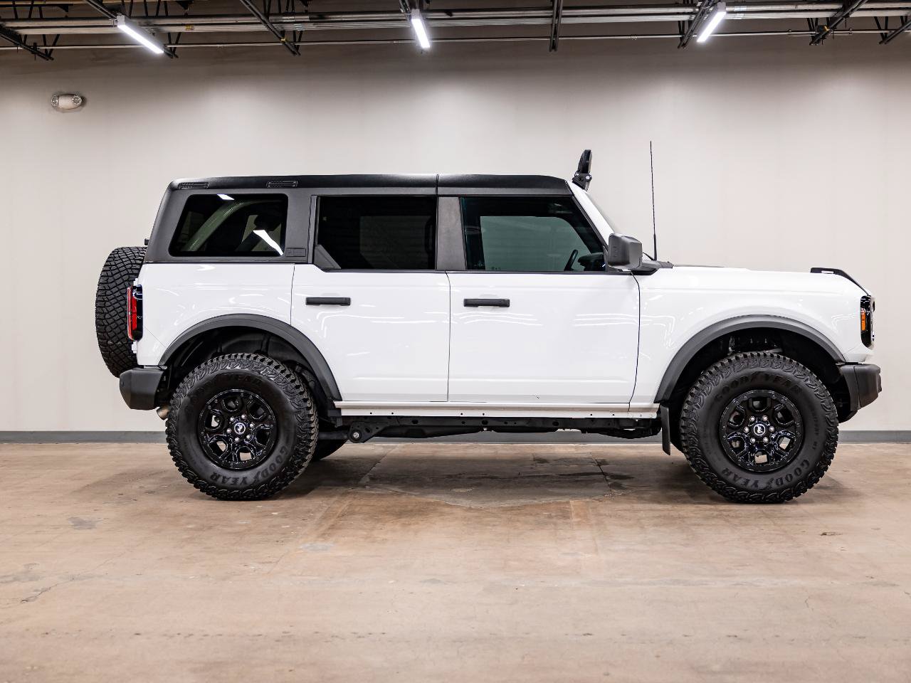 Used 2023 Ford Bronco Wildtrak AWD/4WD image 37