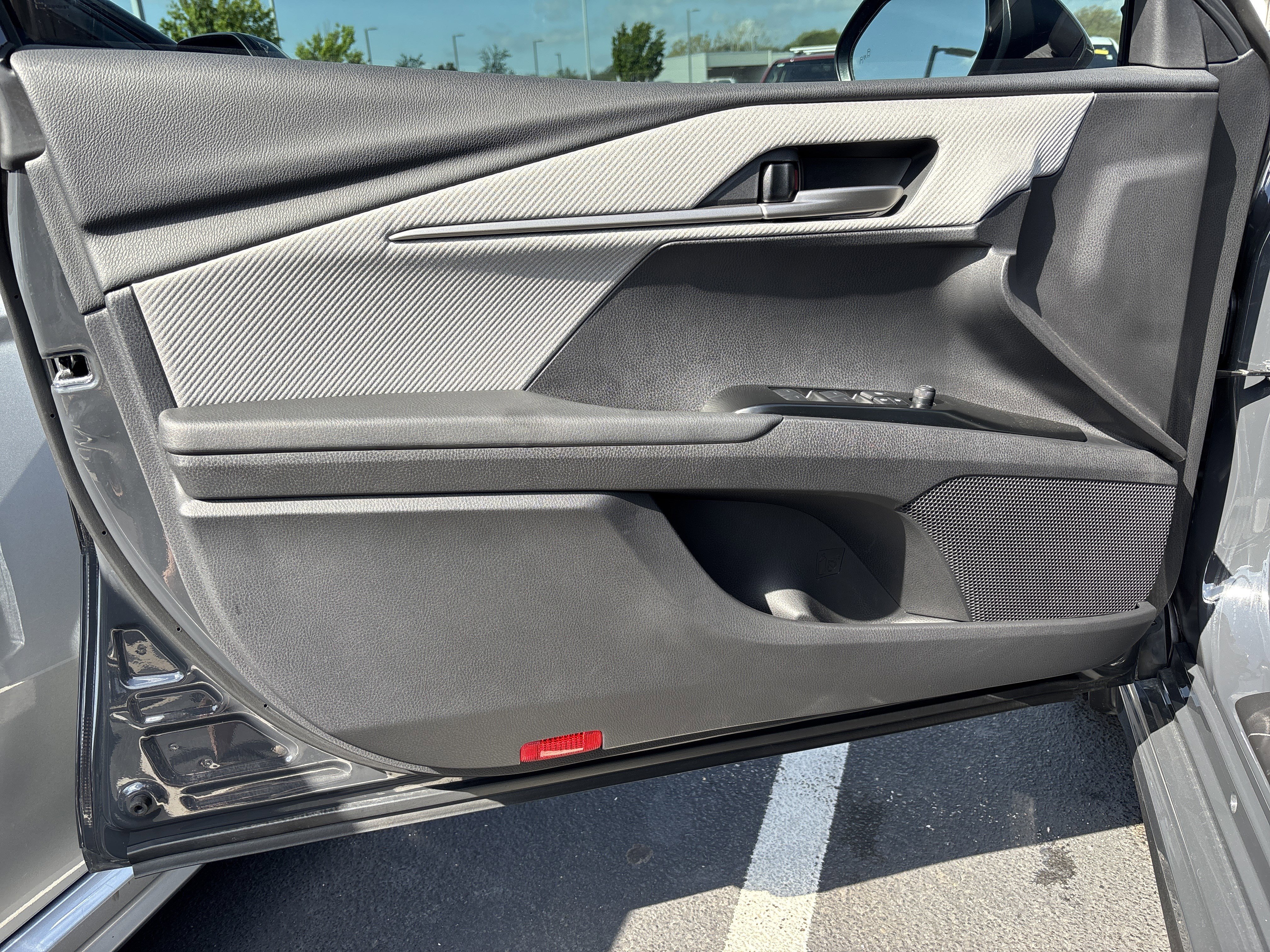 Used 2026 Toyota Camry SE AWD/4WD image 13