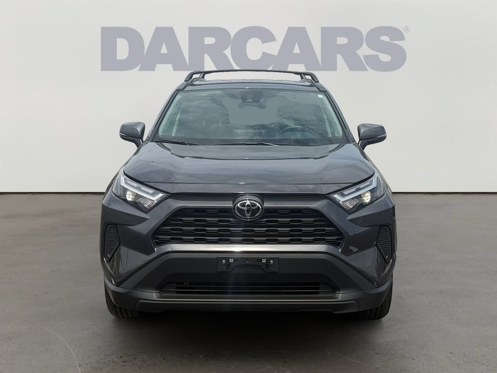 Used 2025 Toyota RAV4 XLE AWD/4WD image 2