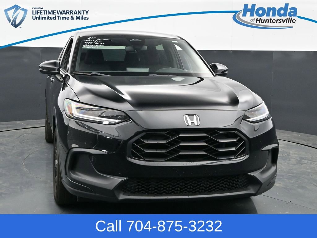 Used 2023 Honda HR-V Sport image 2