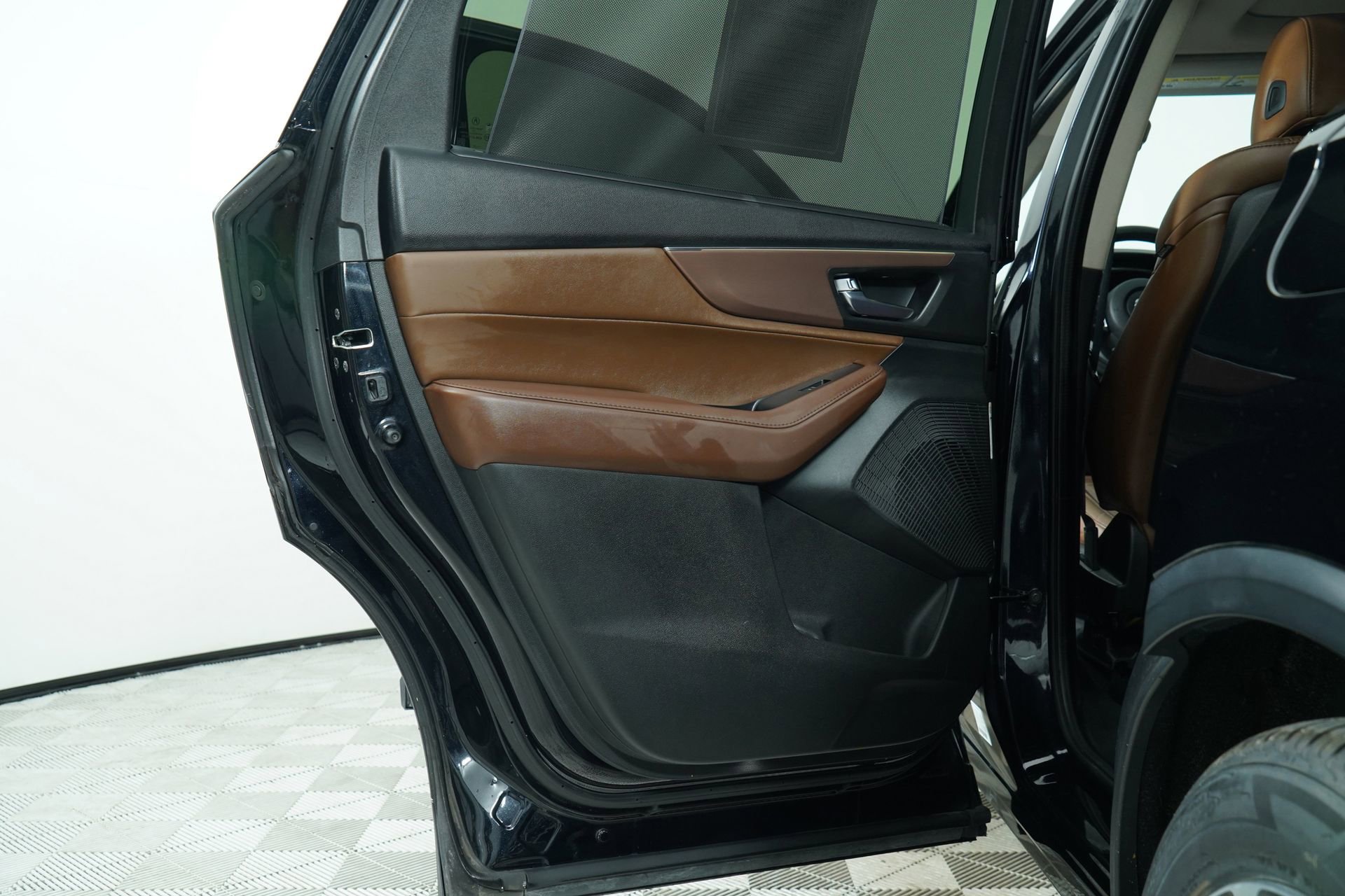 Used 2022 Acura MDX FWD w/ Technology Package image 23
