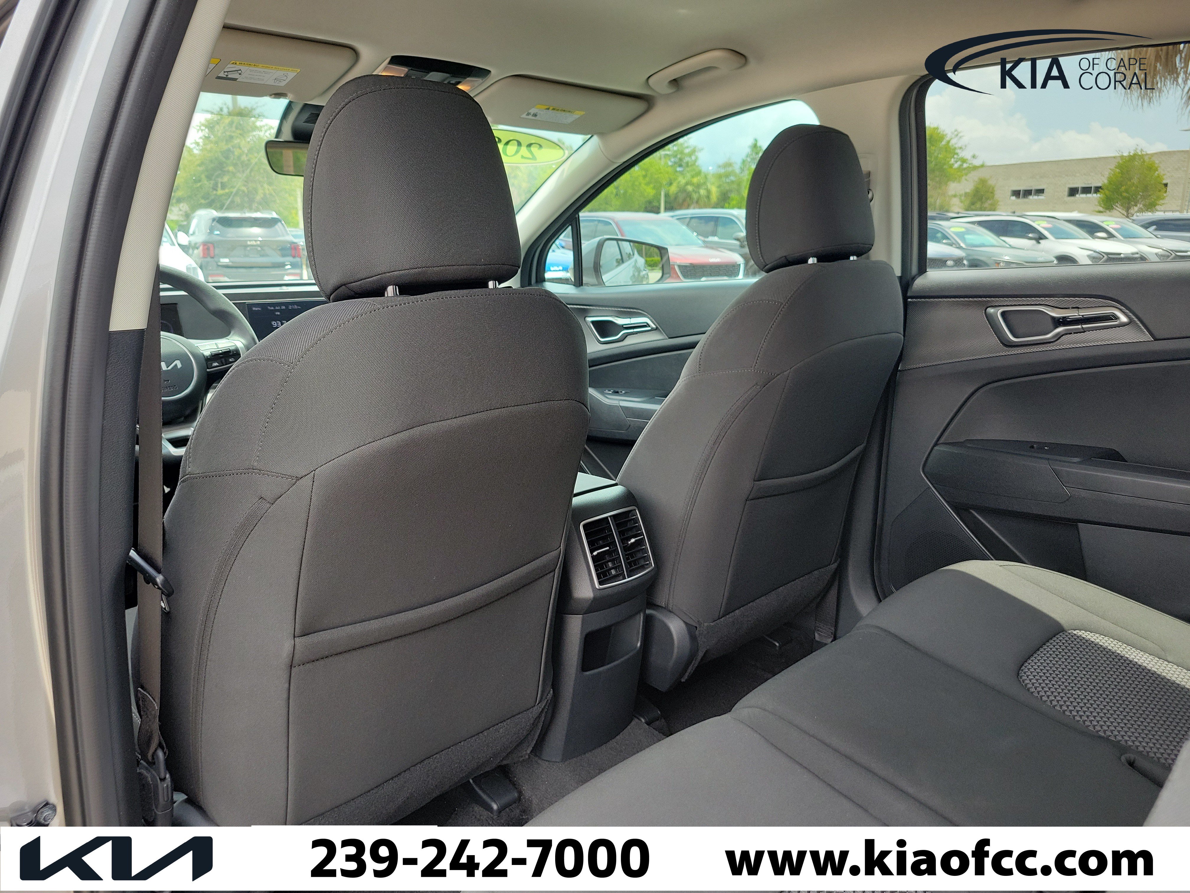 Used 2025 Kia Sportage LX AWD/4WD image 13