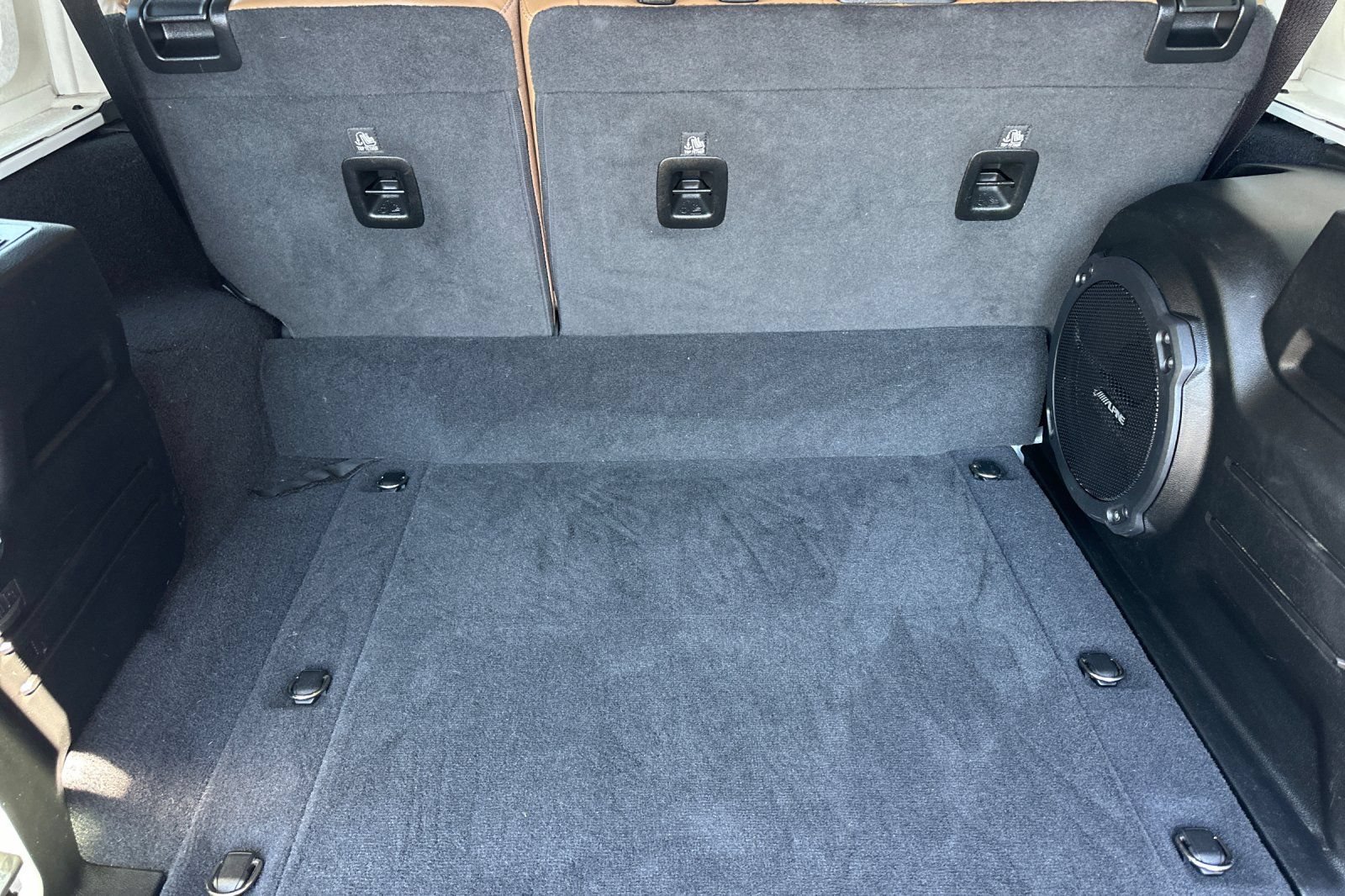 Used 2022 Jeep Wrangler Unlimited Sahara AWD/4WD image 19