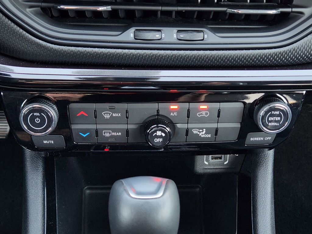 Used 2024 Jeep Compass Latitude w/ Convenience Group image 24