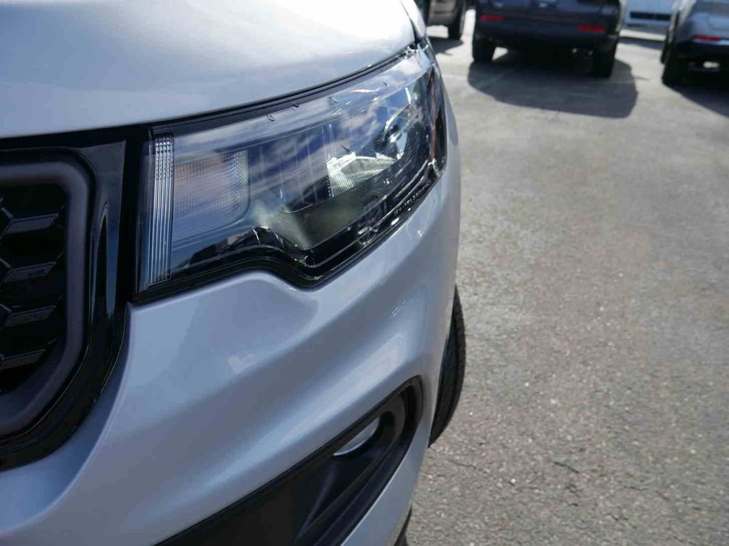 New 2026 Jeep Compass Latitude image 19