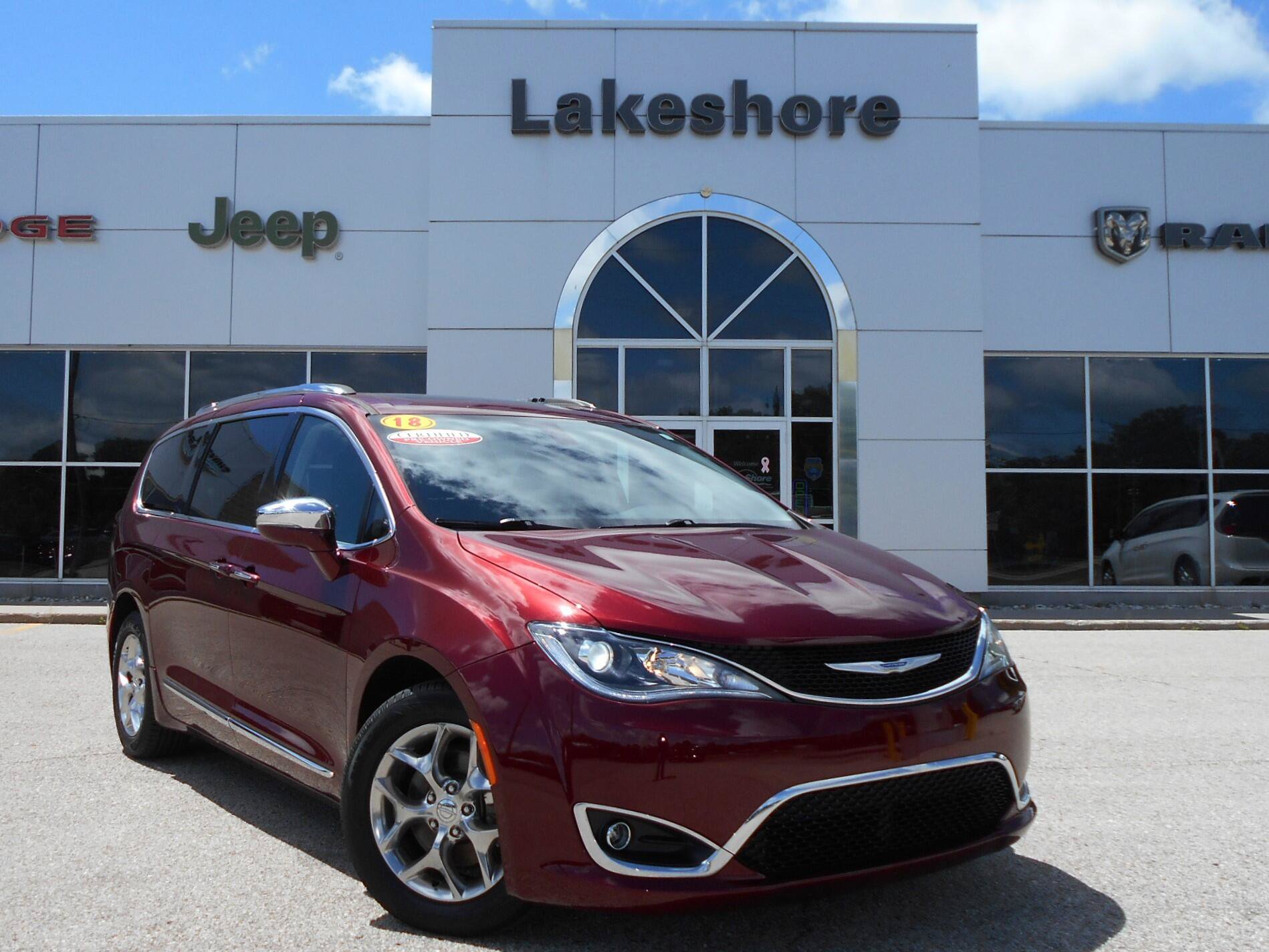 Certified 2018 Chrysler Pacifica Limited FWD image 2